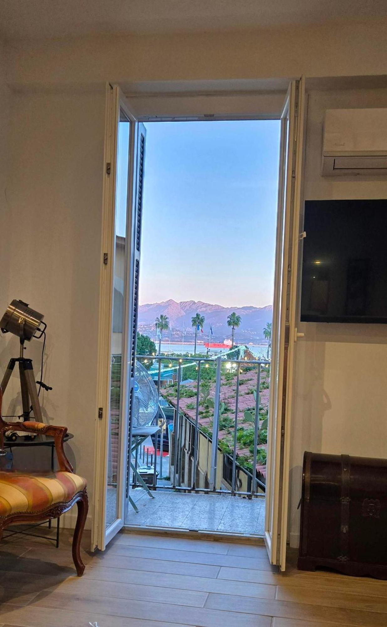 Ferienwohnung Superbe T2 Avec Balcons, Vieux Port, Hyper Centre Ajaccio Exterior foto